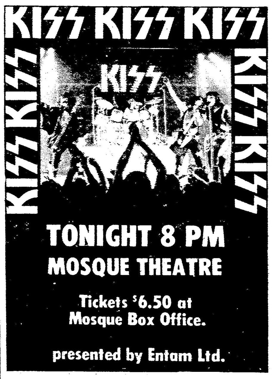 concert kiss.jpg